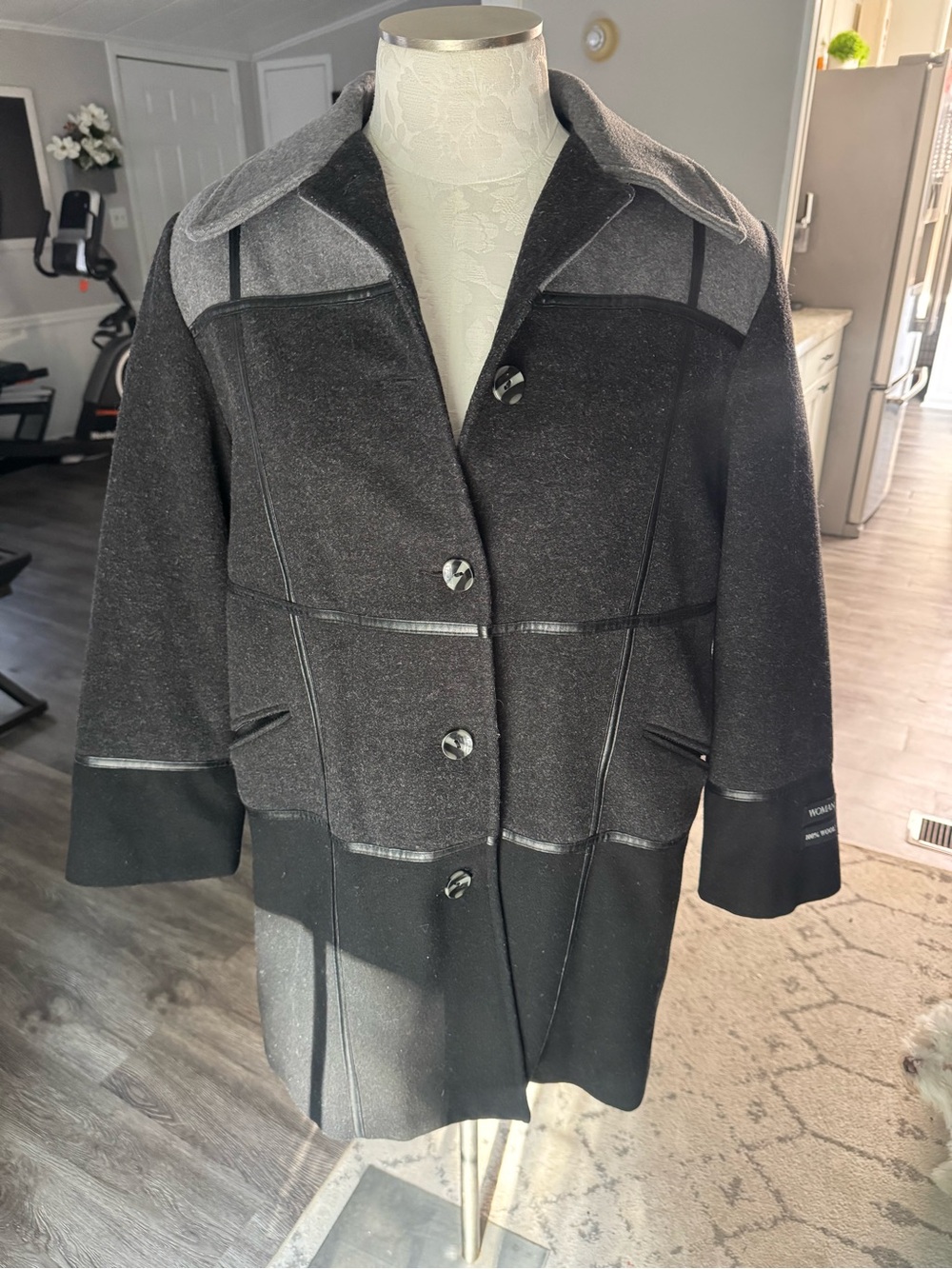 Braefair Vintage Women’s Two-Tone Black & Gray Wool Pea Coat